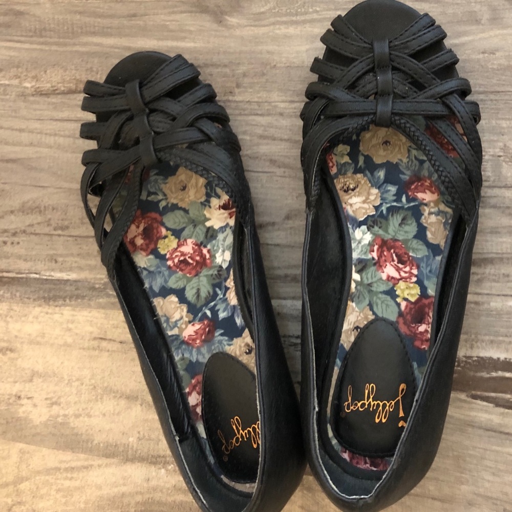 Wedge sandals
